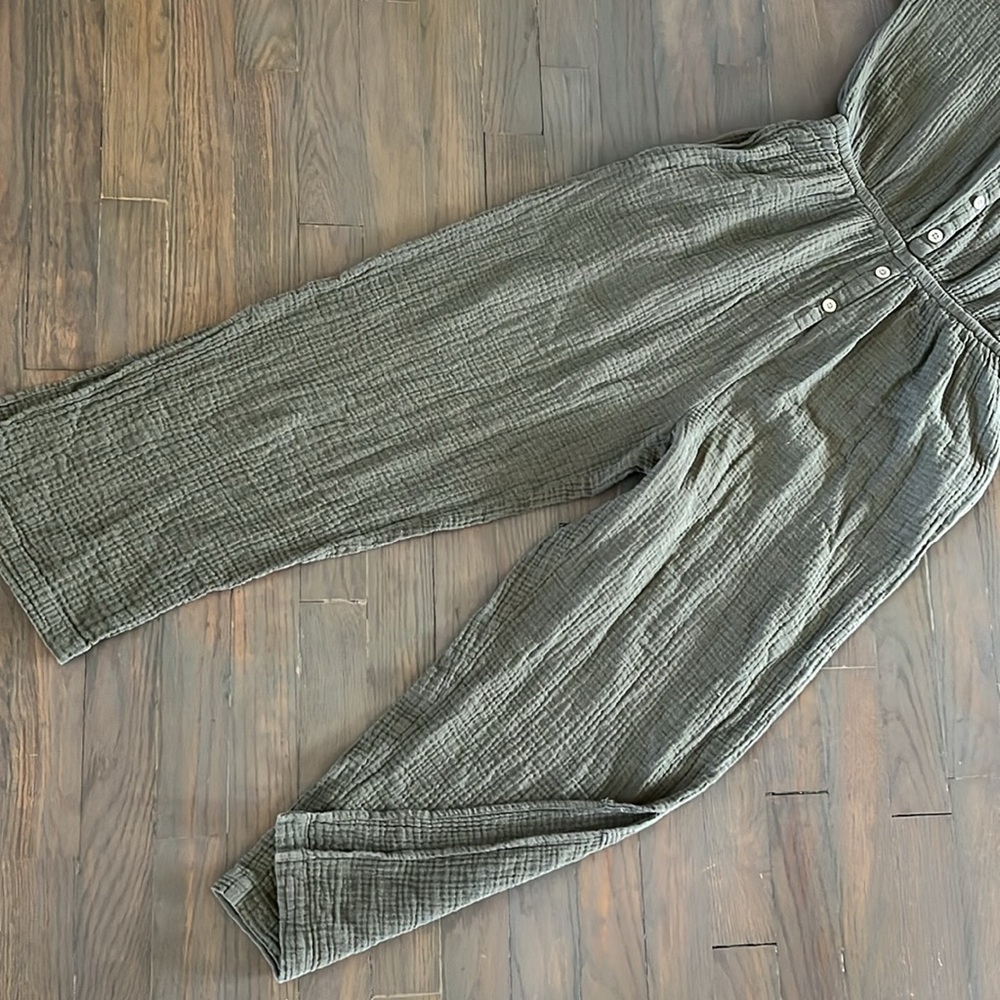 UpWest Olive Green Jumpsuit Romper Short Sleeved Size Small - Picture 3 of 9